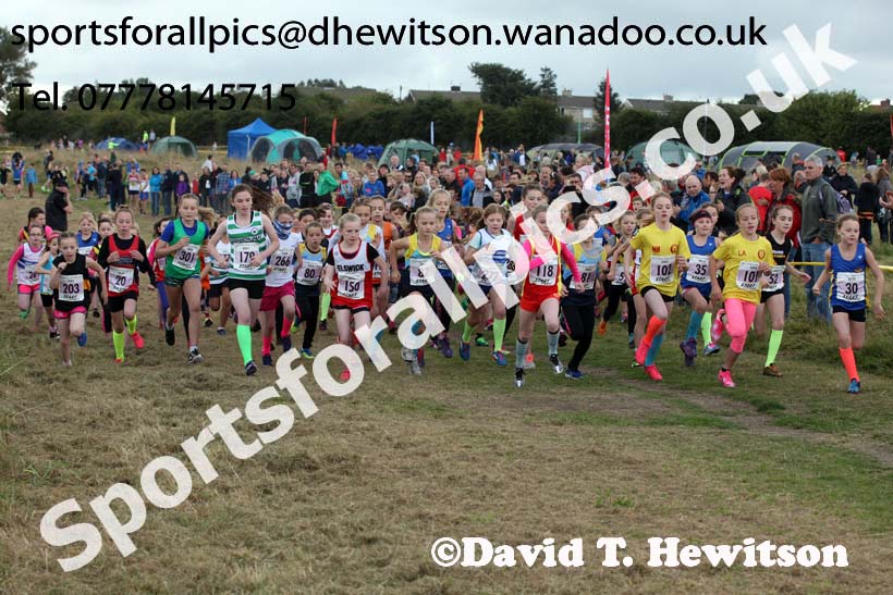 Girls under-11s Start Fitness NEHL, Wrekenton, Gateshead. Photo: David T. Hewitson/Sports for All Pics